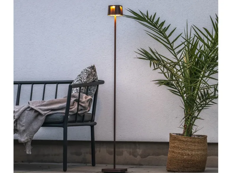 Akku Stehlampe NICE für Outdoor dimmbar, kabellos in Rostoptik, klein 120cm