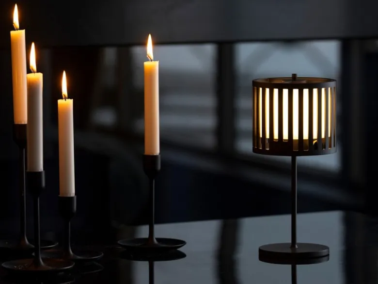 Akku Tischleuchte BOTTLE mit abnehmbaren Leuchtenkopf, Höhe 29cm