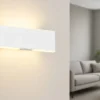 Akku Wandleuchte CONCHITA mit Fernbedienung, per USB aufladbar, Weiß Breite 22cm