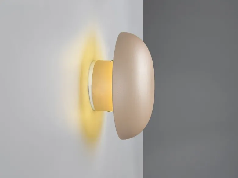Akku Wandleuchte DAVEY aus Metall Beige per USB aufladbar, Ø 15,5cm
