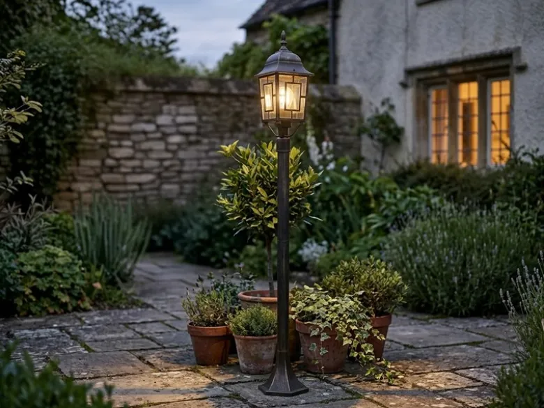 Antike Wegeleuchte aus Aluminium Rostoptik mit E27 LED, Höhe 100cm