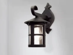 Außen Wandlaterne HEREFORD aus Alu im Landhausstil, Schwarz Höhe 29cm