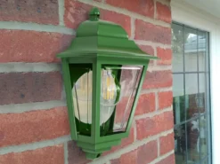 Außenwandleuchte Höhe 32,5cm Halbschale Grün mit reflektierender Rückwand