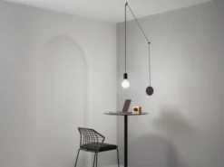 Ausgefallene Pendelleuchte 1-flammig in Schwarz - Wandmontage, Kabel 5m