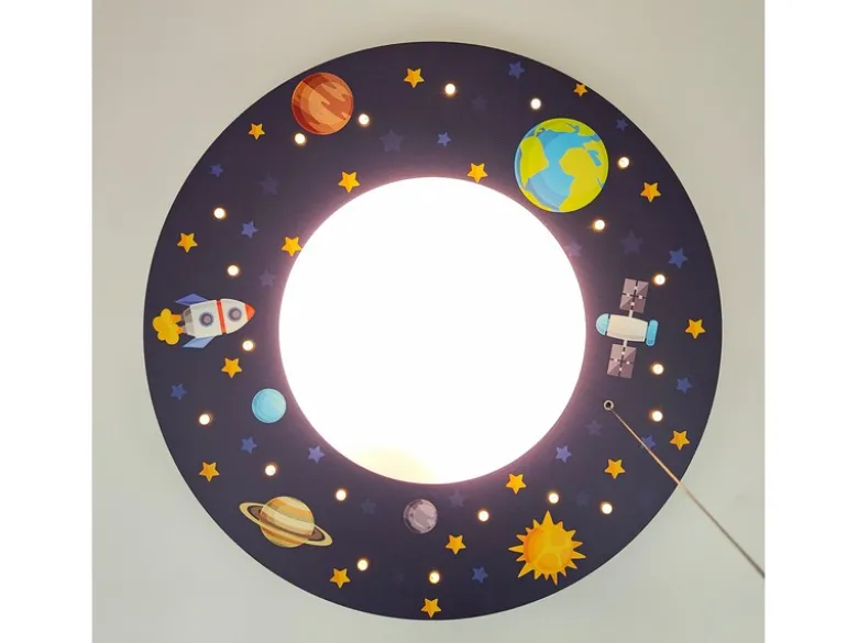 Coole Deckenlampe mit Weltall Motiv fürs Kinderzimmer Schlummerlicht bunt Ø 54cm