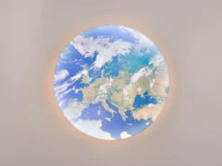 Coole LED Deckenleuchte TERRA mit Weltkugelcover aus Kunststoff, Ø 37cm