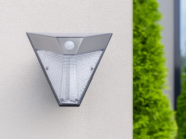 Dreieckige LED Solar Außenleuchte, Bewegungsmelder, Edelstahl, Downlight, IP43