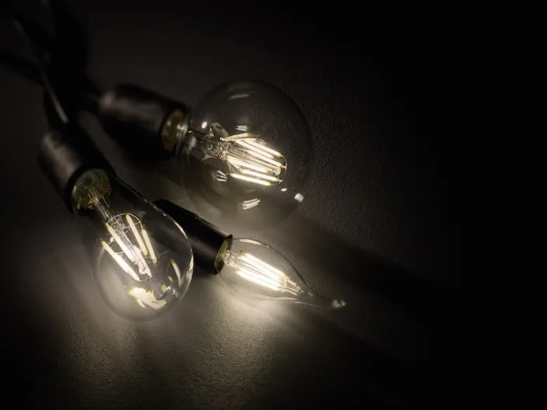 E27 Filament LED, 8 Watt, 810 Lumen, warmweiß, Ø12,5cm, 3 Stufen Dimmer