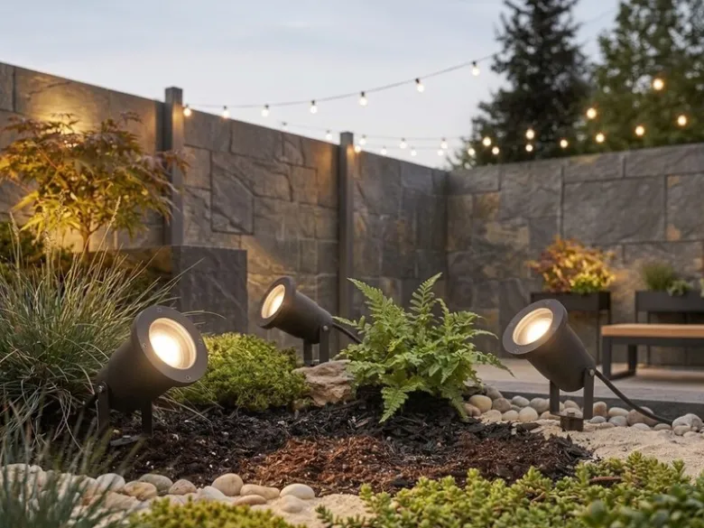 3-er SET Gartenstrahler UBANGI mit Erdspieß Anschlußkabel & Stecker, Länge 11,5m