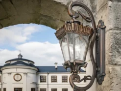 Extra große antike Außenwandleuchte TOURNAI stehend Bronzefarbig, Höhe 117cm