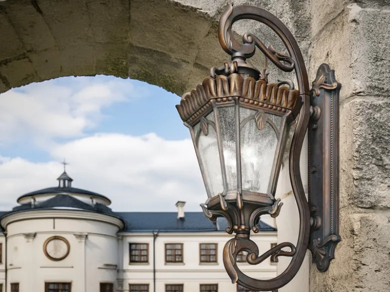 Extra große antike Außenwandleuchte TOURNAI stehend Bronzefarbig, Höhe 117cm
