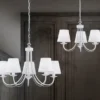 3 flammiger LED Kronleuchter mit Stoffschirmen in Weiß matt, Ø 52cm