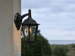 Große Außenwandleuchte Laterne hängend aus Aluminium Schwarz, Höhe 45cm