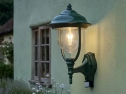 Große LED Außenwandleuchte im Landhausstil Grün mit Bewegungsmelder, Höhe 48cm