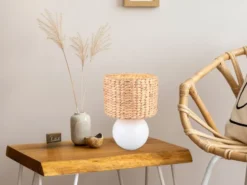 Große LED Tischleuchte Keramikfuß Weiß mit Seegras Lampenschirm, Höhe 40cm
