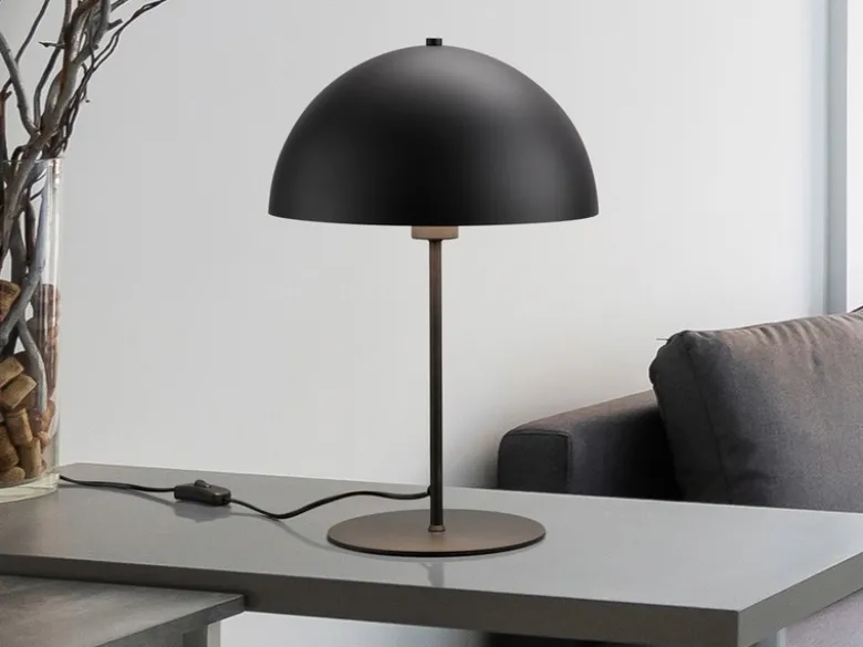 Große Tischleuchte NOLA aus Metall Schwarz, Lampenschirm innen Gold, Höhe 45cm