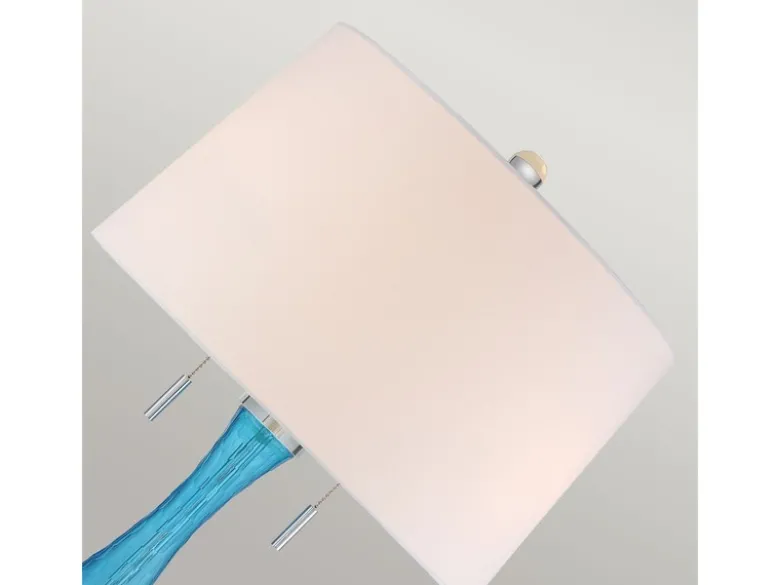 Große Tischleuchte SIGNATURE mit blauem Glasfuß und Stoffschirm in Weiß, H: 85cm
