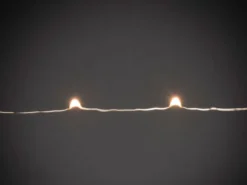 Hängende LED Christbaum Lichterkette 180 bernsteinfarbene LED´s - "Baummantel"