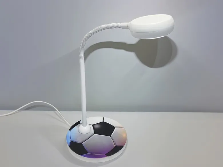 Kinder Schreibtischleuchte Fußball Schwarz Weiß mit Flexarm, Höhe 43cm