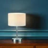 Klassische LED Tischleuchte Silber mit Stoffschirm weiß, Höhe 32cm