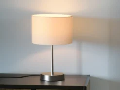 Klassische LED Tischleuchte Silber mit Stoffschirm weiß, Höhe 32cm
