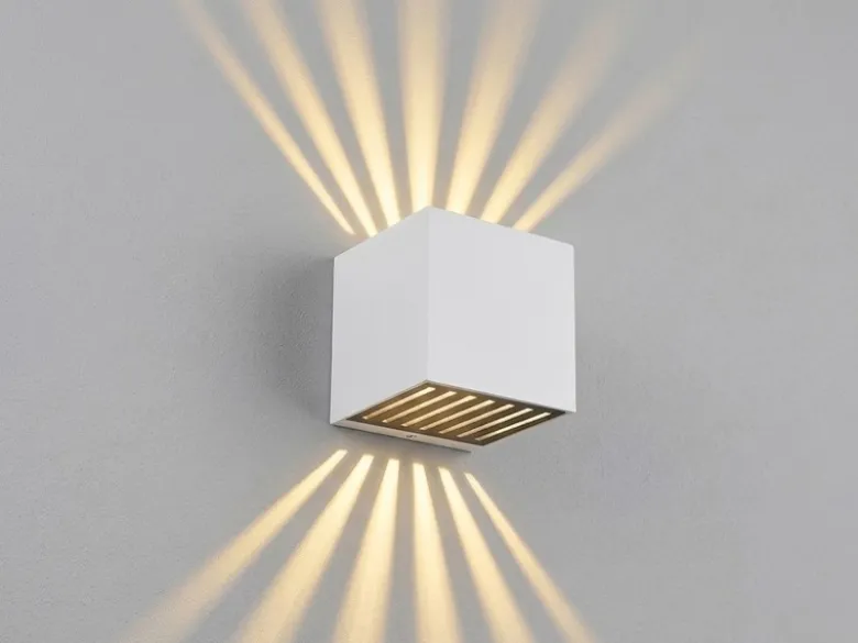 Kleine LED Außenwandleuchte ILLI Würfel aus Aluminium in Weiß, 10x10cm