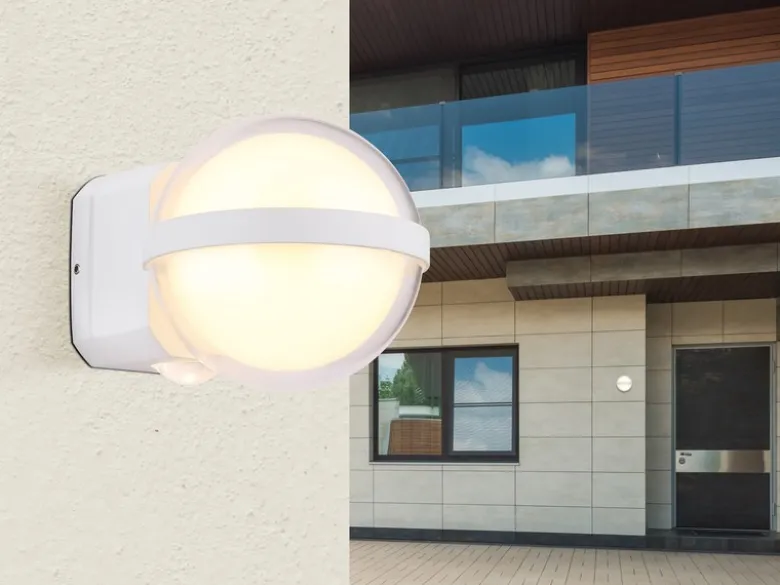 Kleine LED Außenwandleuchte ILLI Kugel aus Aluminium in Weiß, Höhe 11cm