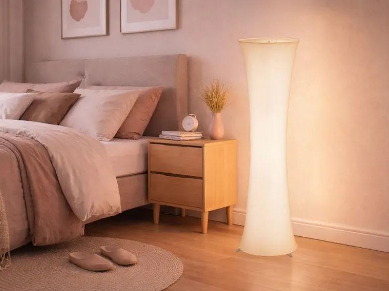 Kleine LED Stehlampe Stoff Weiß mit RGBW Leuchtmittel & Fernbedienung Höhe 123cm