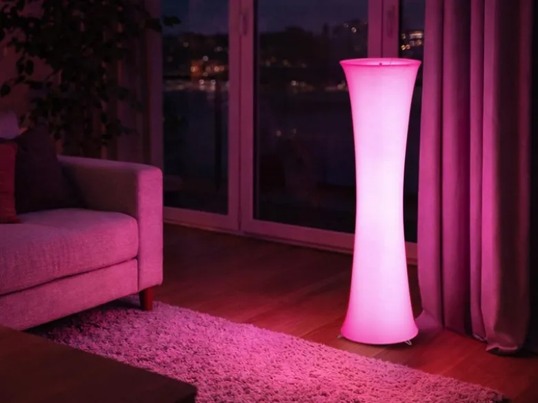Kleine LED Stehlampe Stoff Weiß mit RGBW Leuchtmittel & Fernbedienung Höhe 123cm