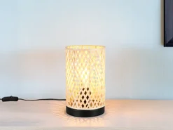 Kleine LED Tischleuchte mit Korbgeflecht Lampenschirm aus Bambus, Höhe 23cm