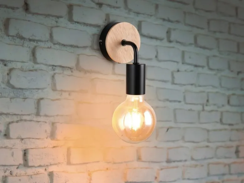 Kleine LED Wandleuchte Metall in Schwarz mit Holz, Höhe 15,5cm