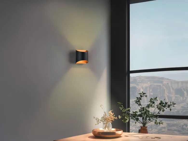 Kleine LED Wandleuchte Up and Down aus Metall Schwarz Gold, Höhe 10cm