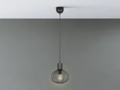 Kleine Pendelleuchte GILA mit Gitter Lampenschirm Schwarz, Ø 23cm
