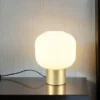 Kleine Retro Tischleuchte DIVA mit Glasschirm in Weiß, Höhe 26cm