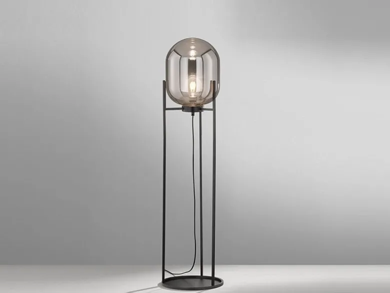 Kleine Stehlampe REGI mit Metallfuß und Rauchglas Glaskugel oval - Höhe 110cm