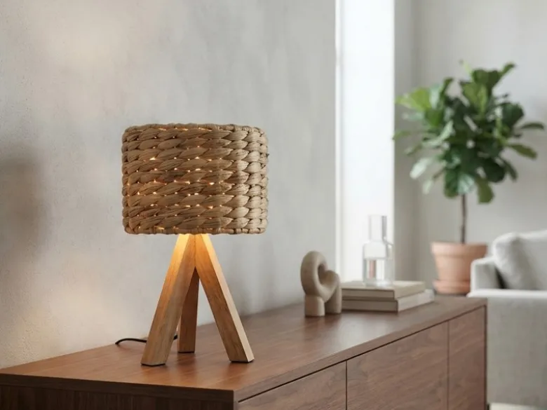 Kleine Tischlampe mit Holz Dreibein & E14 Schirm Wasserhyazinthe, Höhe 26cm