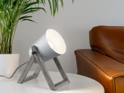 Kleine Tischleuchte MARC Naturholz mit Metallschirm Grau, Höhe 21cm