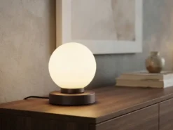 Kleine Touch Tischlampe PRINZ II Rostoptik mit Glas Kugel Weiß, Höhe 15cm