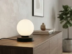 Kleine Touch Tischleuchte Schwarz mit Glas Kugel Weiß & E14 LED, Höhe 15cm