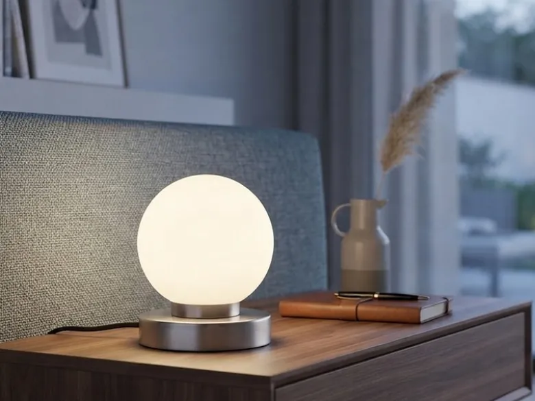 Kleine Touch Tischleuchte Silber mit Glas Kugel Weiß & E14 LED, Höhe 15cm