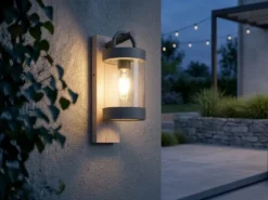 LED Außenwandleuchte Laterne im Landhausstil mit Holzoptik, Höhe 33cm