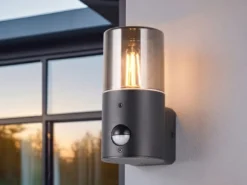 LED Außenwandleuchte Schwarz & Rauchfarbig mit Bewegungsmelder, Höhe 17,5cm