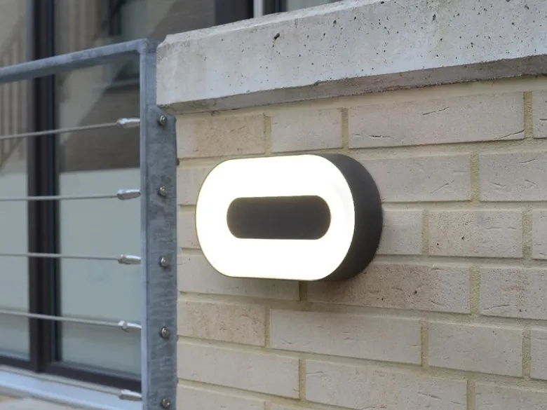 LED Außenwandleuchte UBLO, Aluminium, Silber Oval 21cm breit, IP44