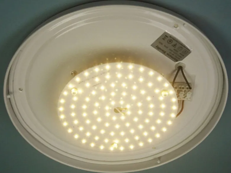 LED-Deckenleuchte rund, Schliffglas satiniert, Dekorring Messing matt, Ø 25cm