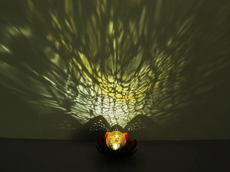 LED Deko Solarleuchte Seerose mit Crackleglas Kugel, Grün-Gold, Ø22cm