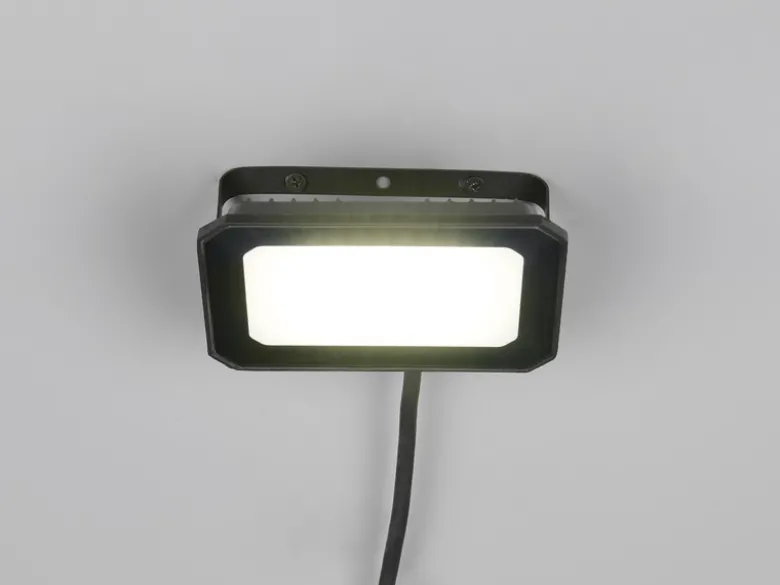 LED Flutlichtstrahler 30W, Aluminium Schwarz, IP65, mit Anschlussbox