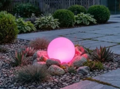 LED Garten Kugelleuchte mit Erdspieß, RGBW Leuchtmittel & Fernbedienung - Ø 38cm
