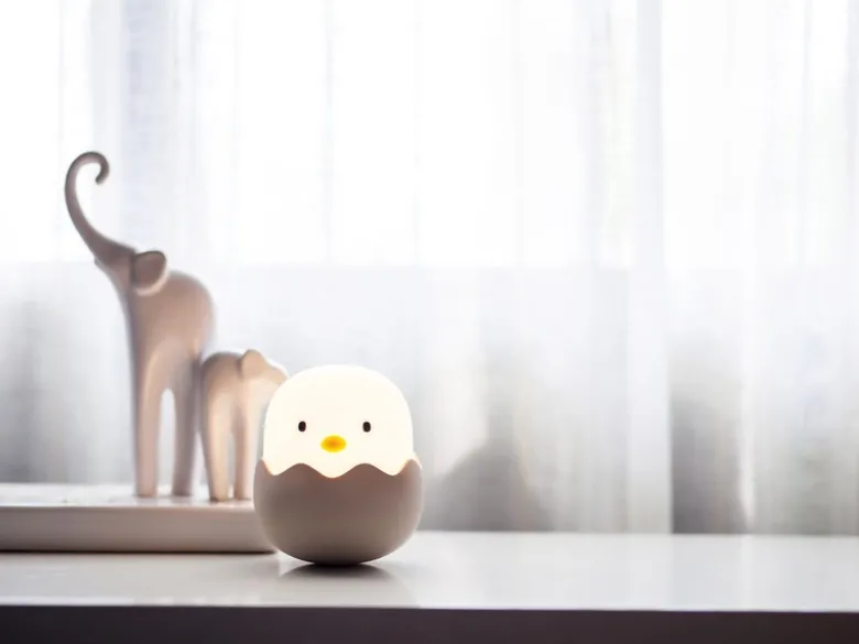 LED Nachtlicht EGGY EGG, per USB aufladbar, dimmbar, 7 Lichtfarben - Höhe 12cm