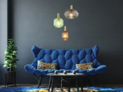 LED Pendelleuchte aus Rillenglas bunt mit 3 Glasschirmen, Ø 55cm