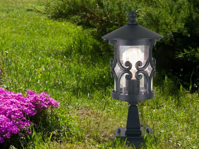 LED Sockel Laterne aus Alu im Landhausstil, Schwarz Höhe 34cm